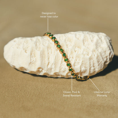 Grünes Tennisarmband